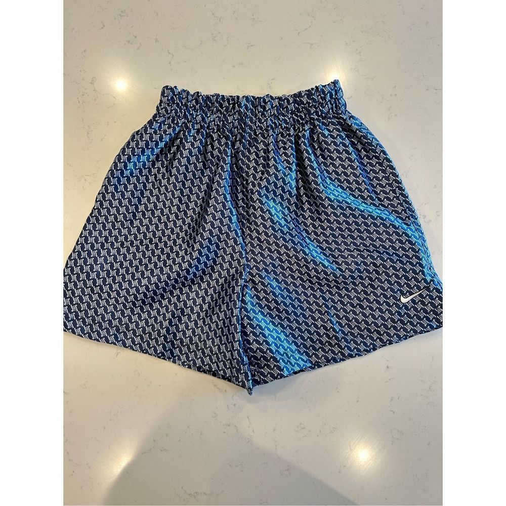 Vintage women’s Nike silky satin athletic “boxer” shorts blue printed medium